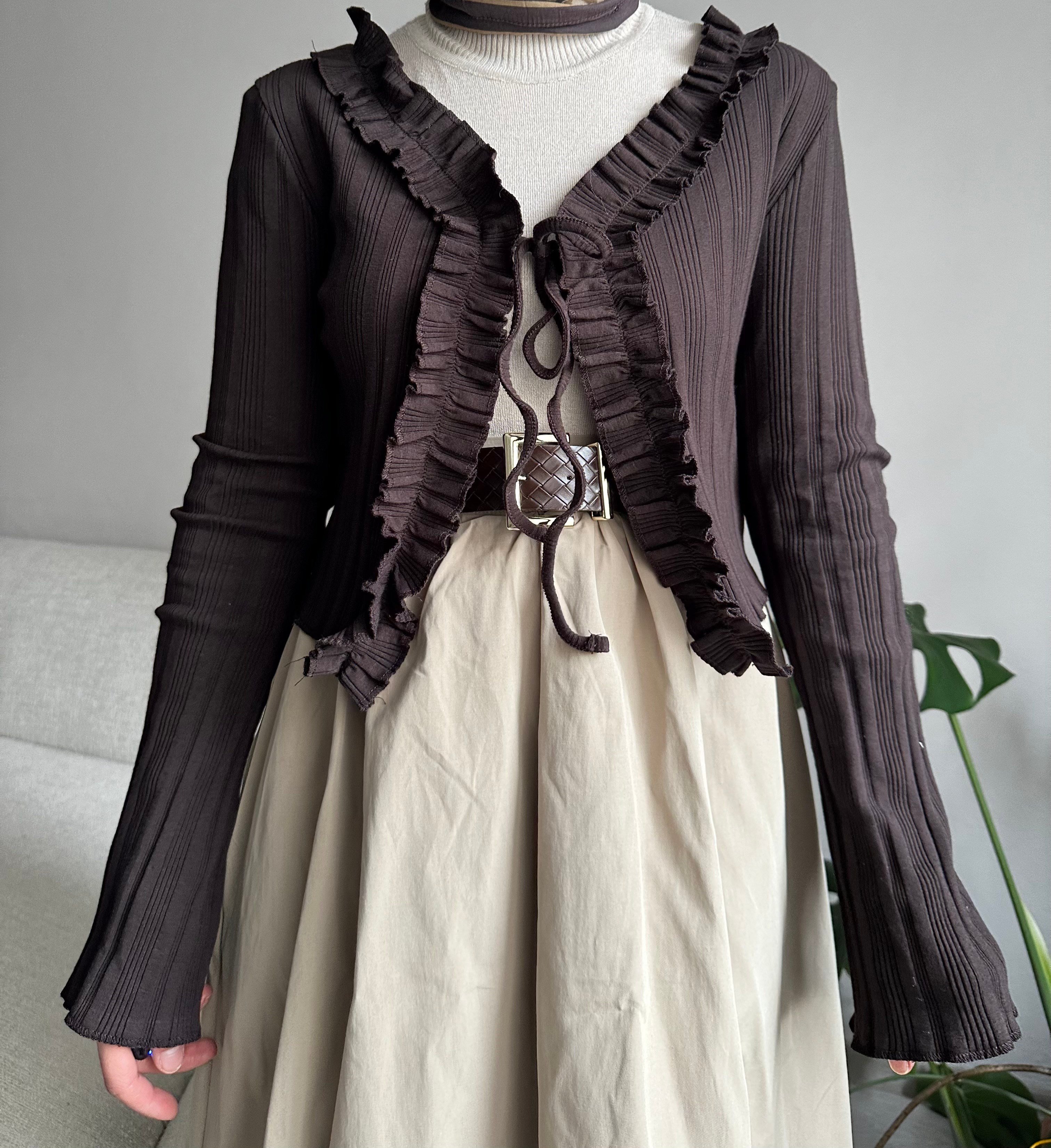 Acı Kahve Fırfırlı Hırka