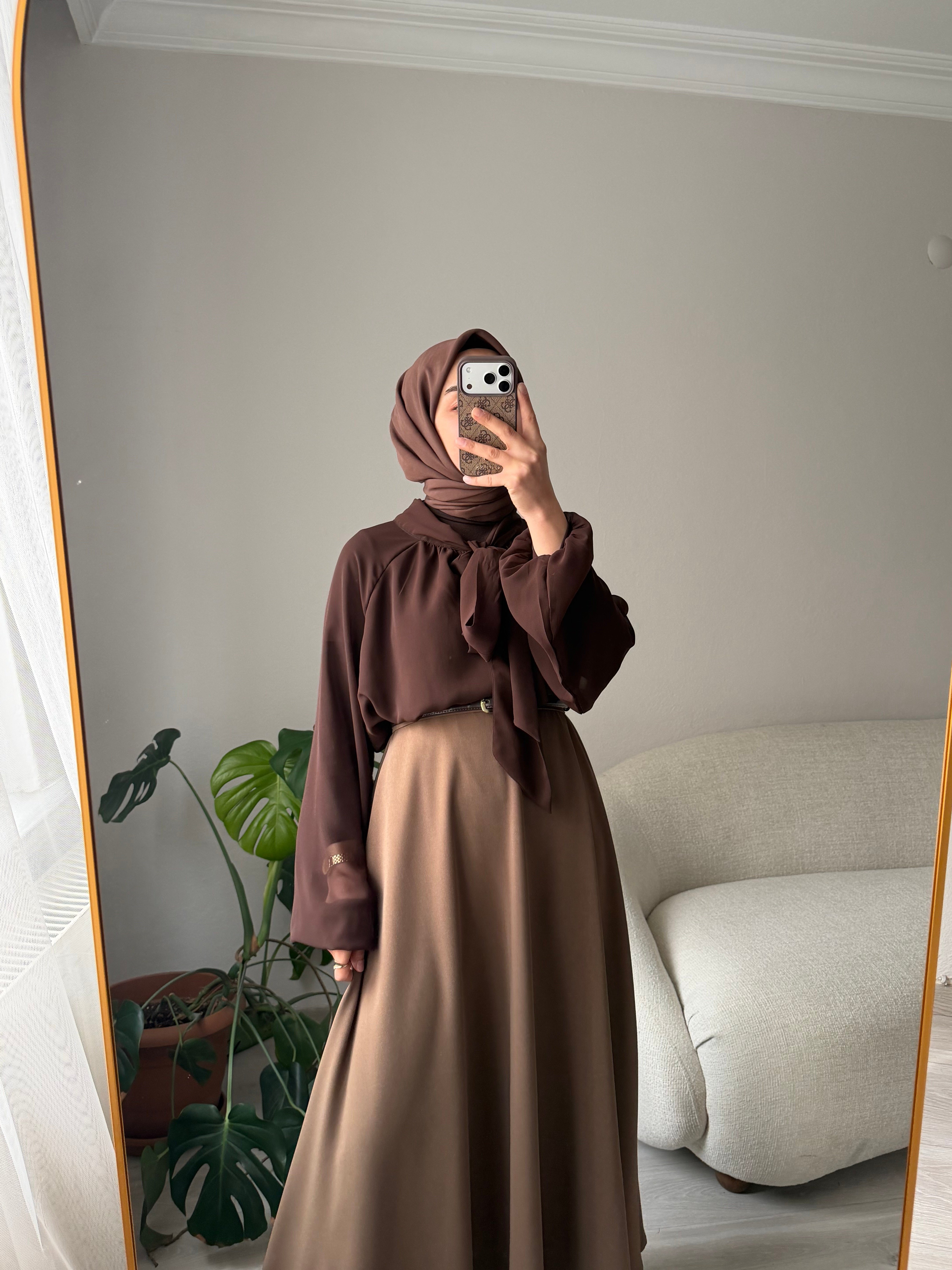 Acı Kahve Fiyonklu Şifon Bluz