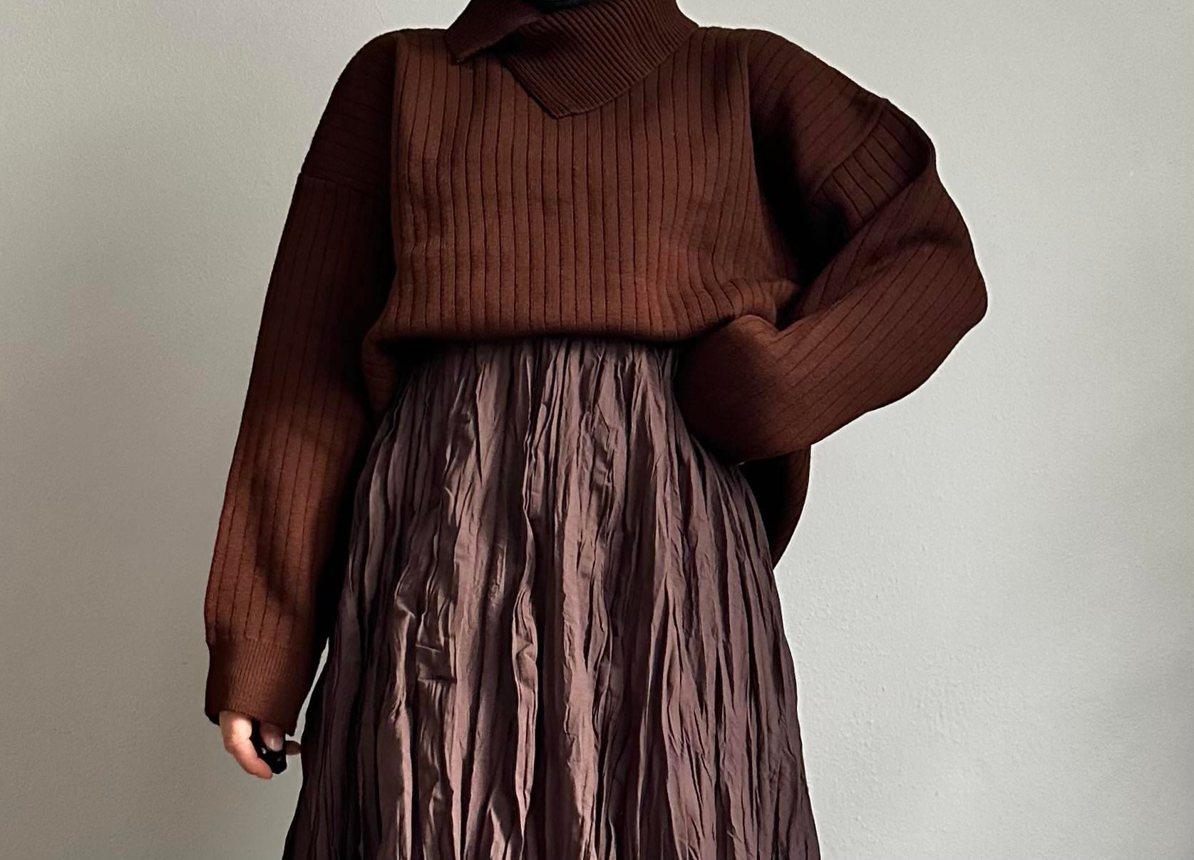 Acı Kahve Kendinden Yakalı Crop Kazak