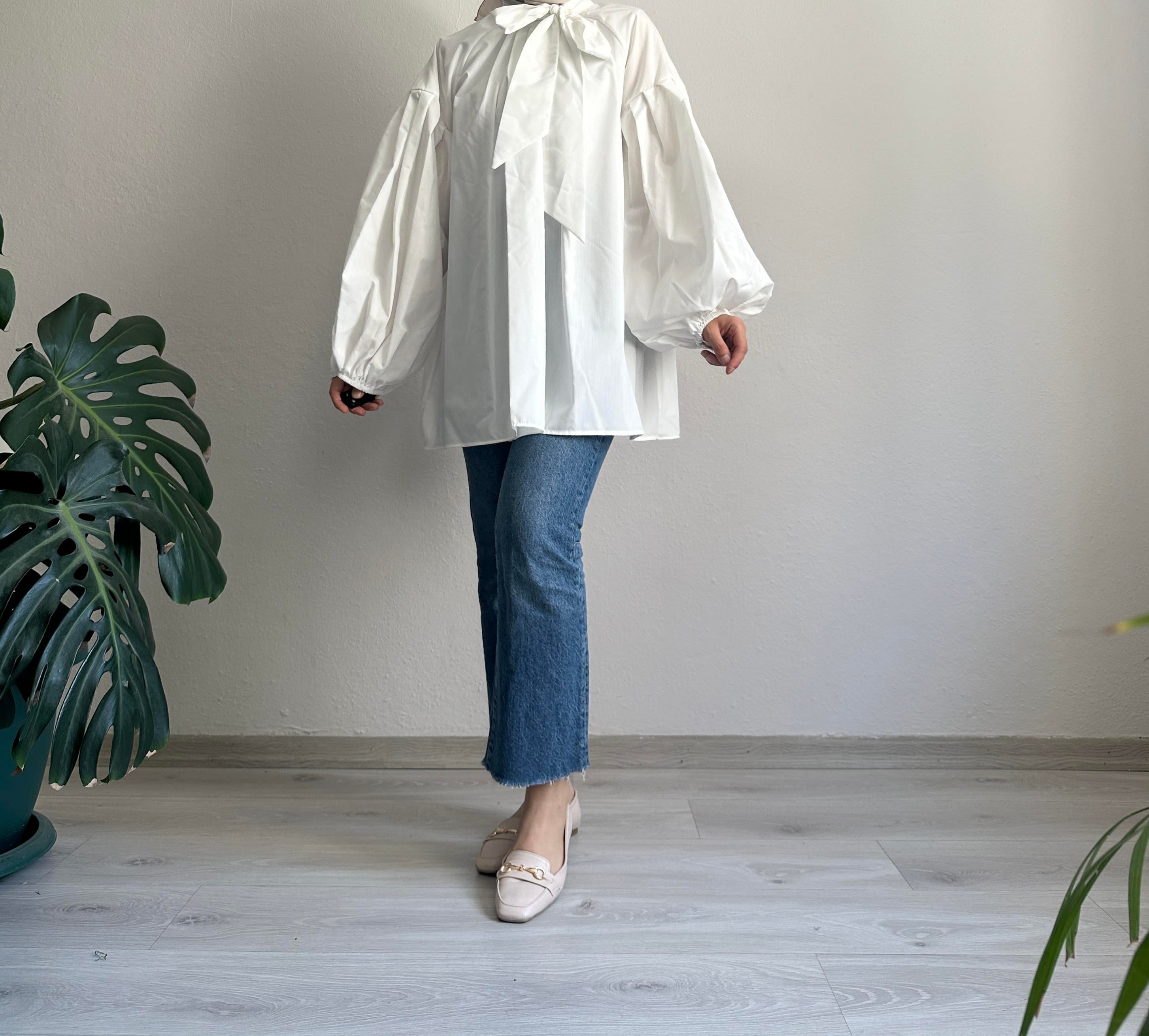 Beyaz Yakası Bağlamalı Tunik