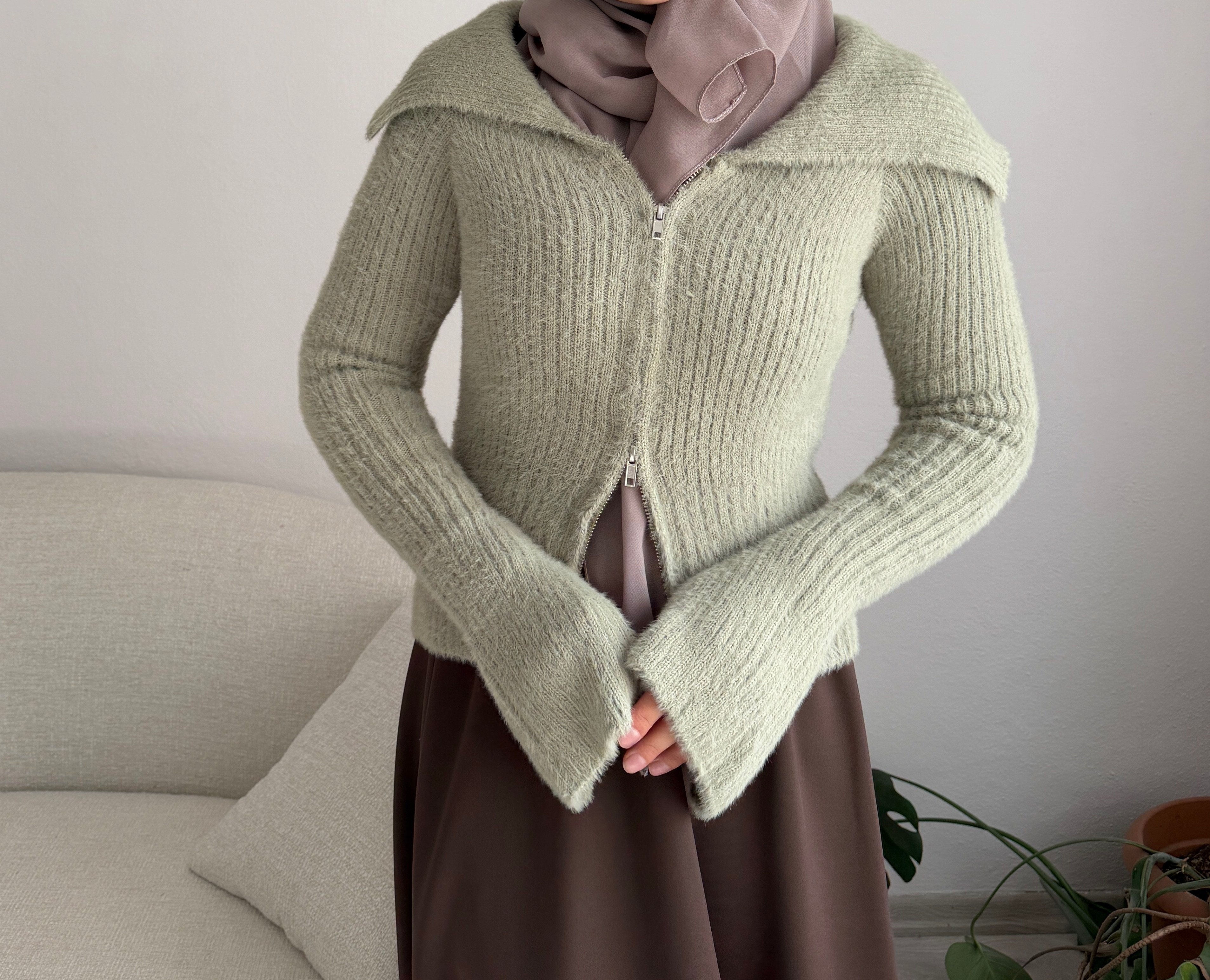 Çağla Peluş Fermuarlı Hırka