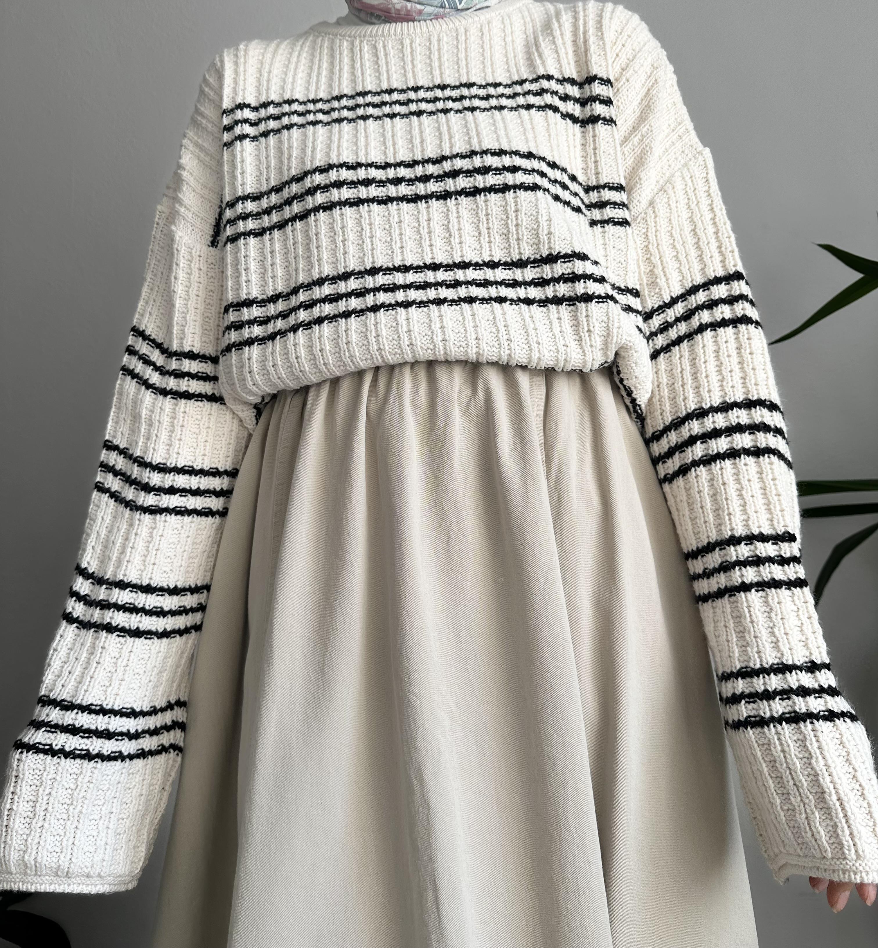 Ekru Çizgili Oversize Kazak