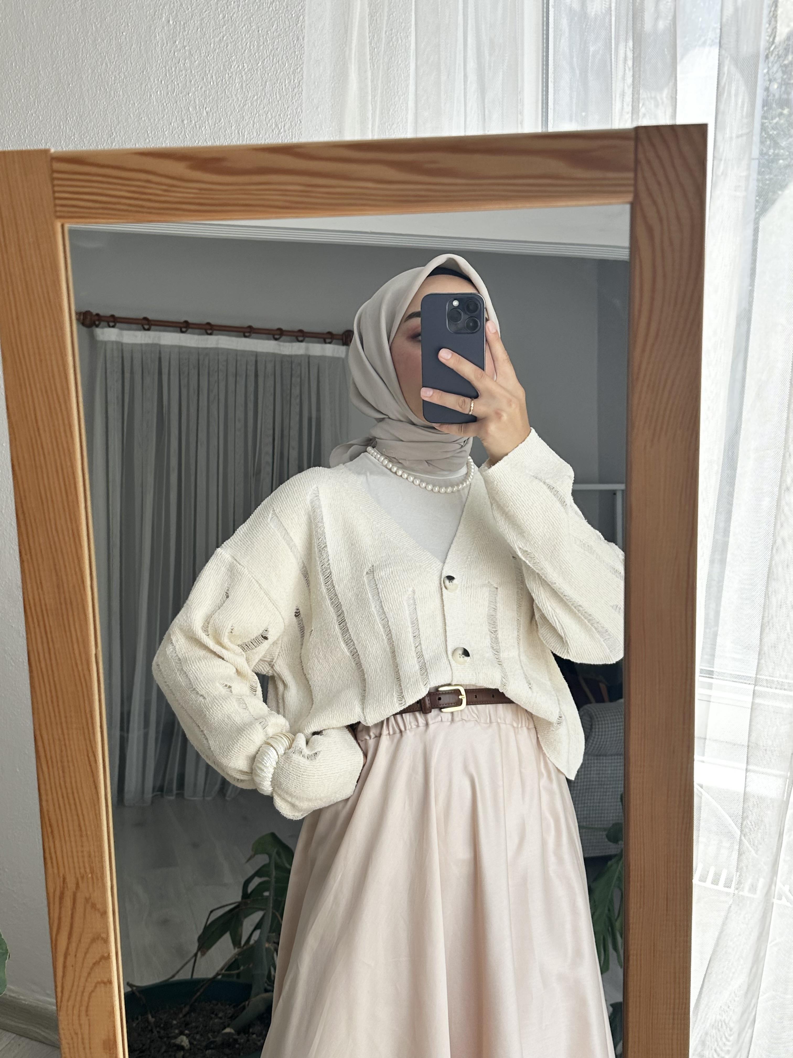 Ekru Oversize V Yaka Hırka