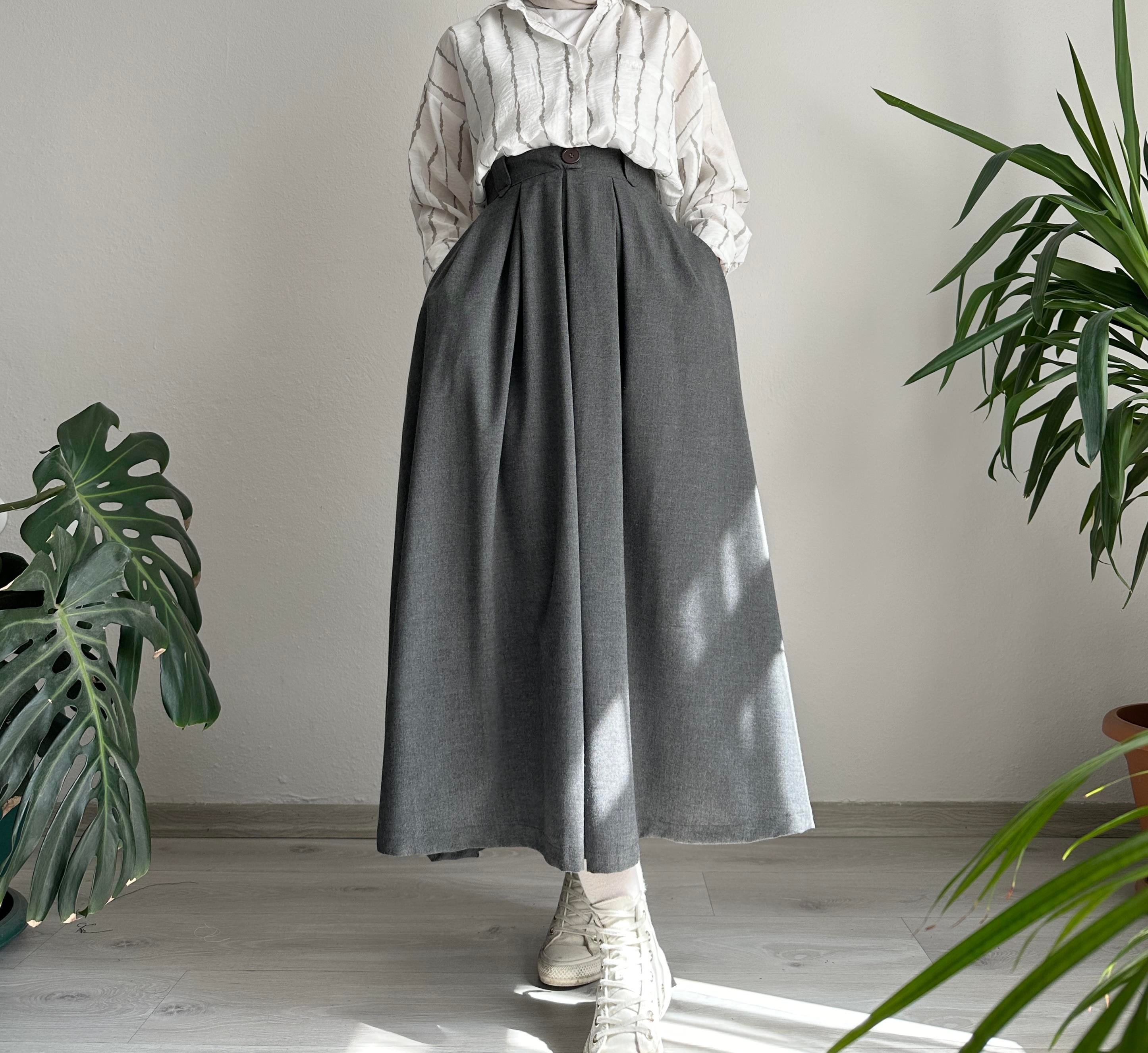 Gri Beli Kırmalı Kloş Etek