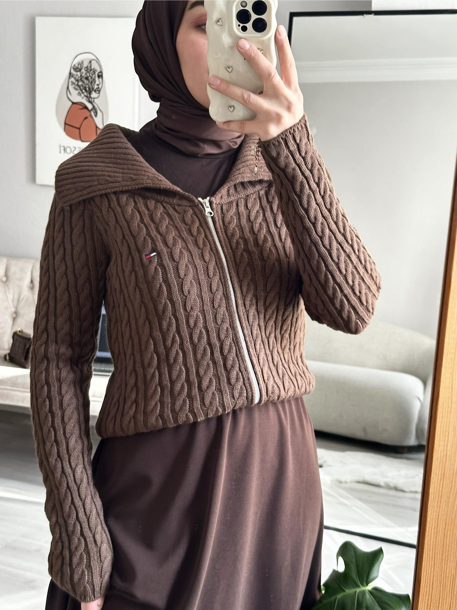 Kahverengi Fermuarlı Crop Hırka