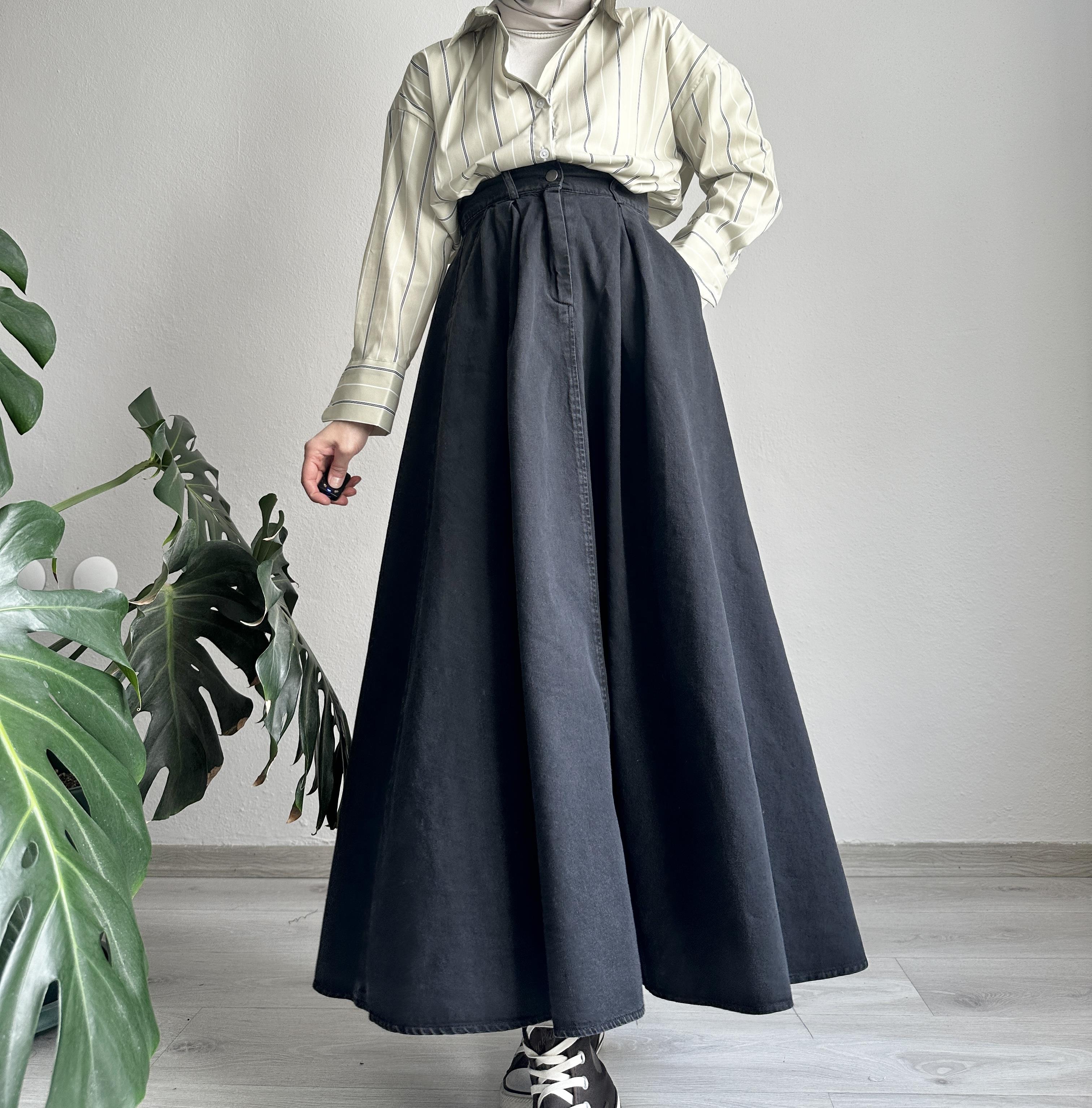 Siyah Beli Kırmalı Kot Kloş Etek