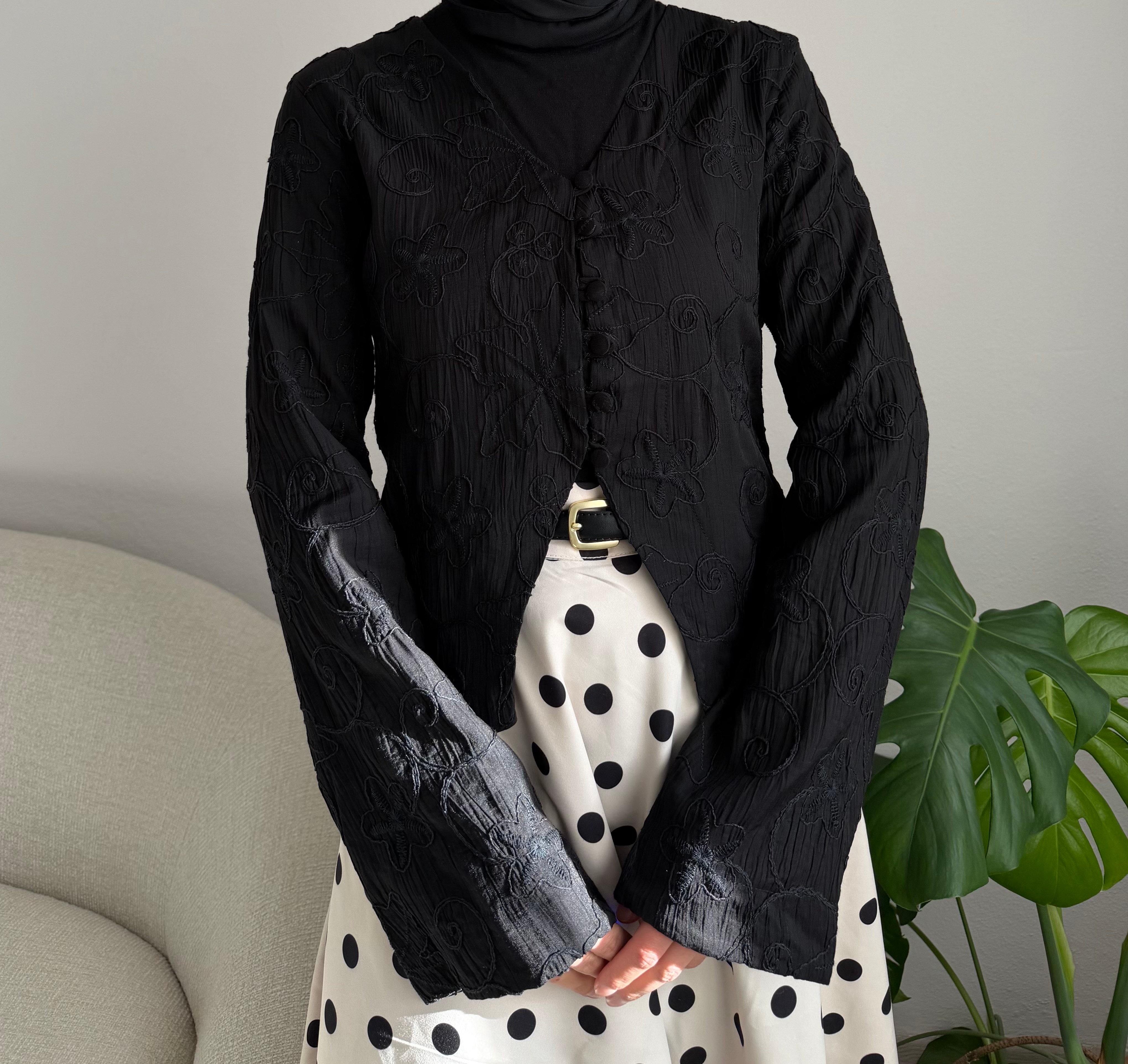 Siyah Fisto Detaylı Gömlek