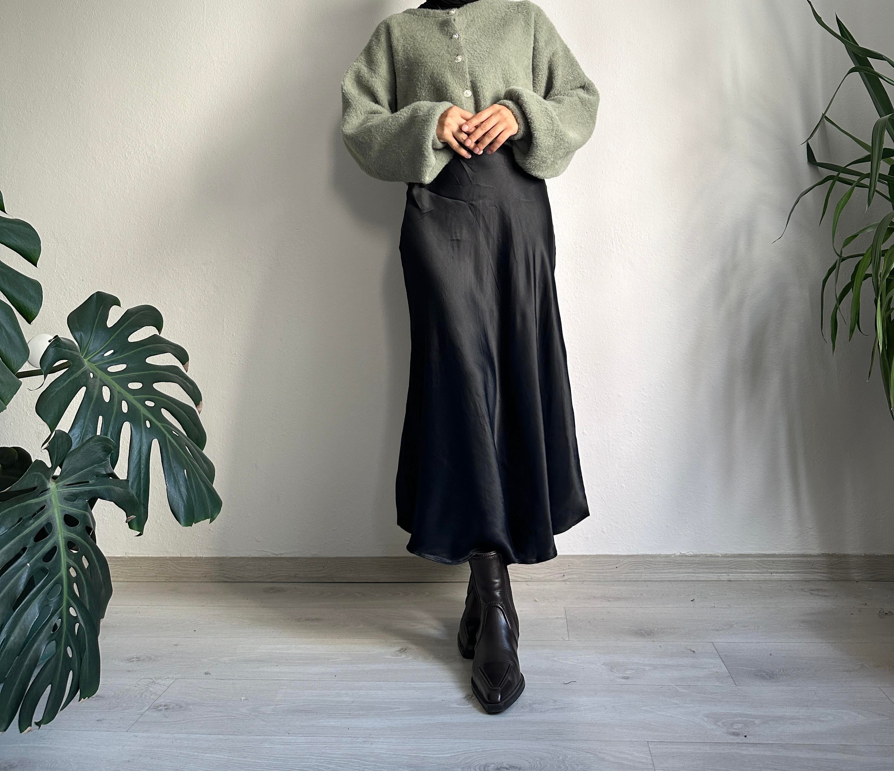 Siyah Saten Verev Etek