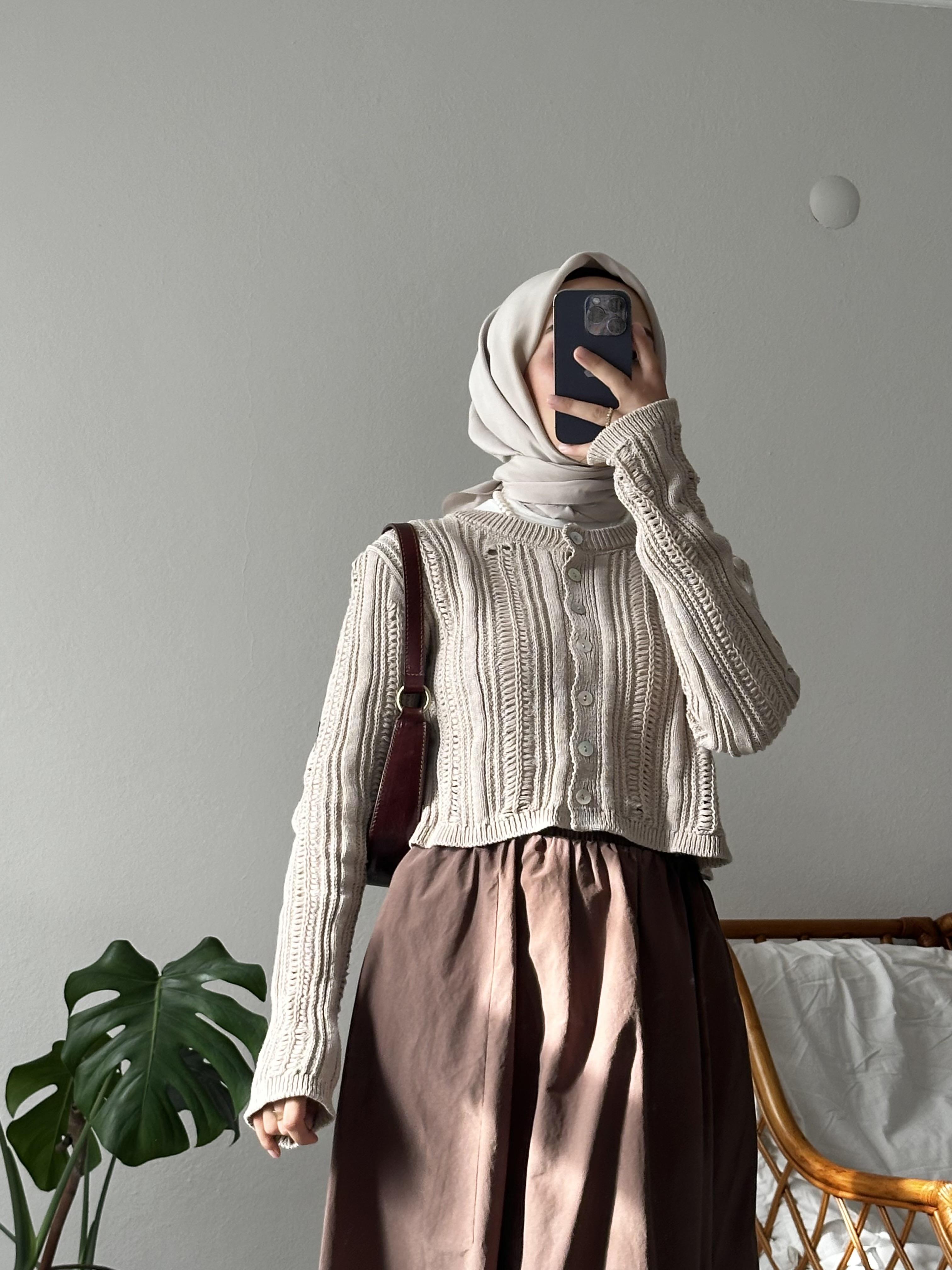 Sütlü Kahve Düğmeli Hırka