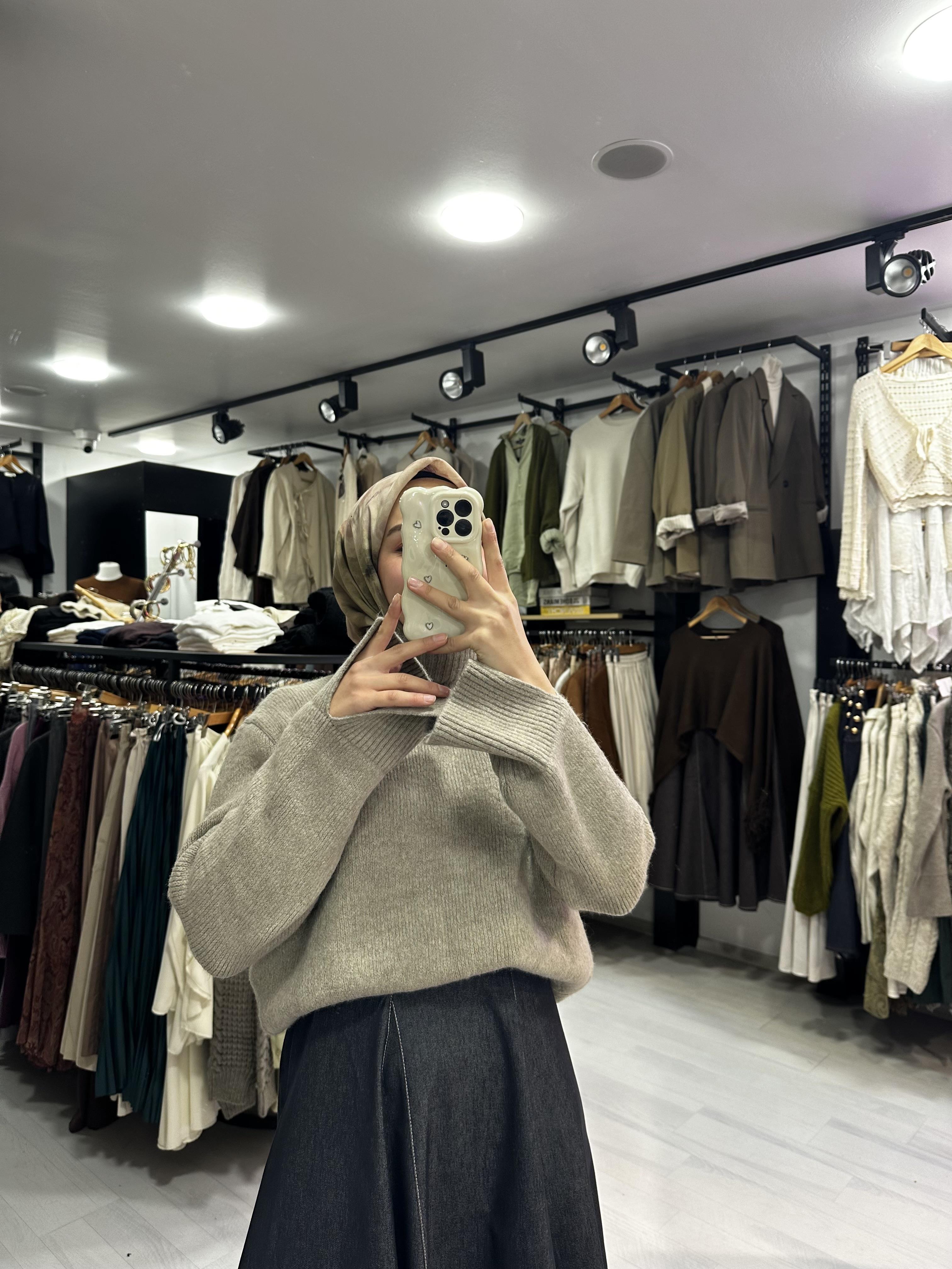 Vizon Kolu Yırtmaçlı Kazak