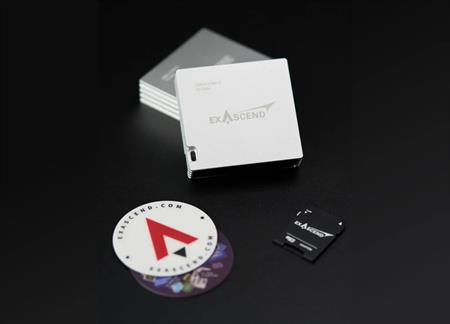 Exascend Essential 4-in-1 – Multi-slot Kart Okuyucu (10 Gbps)