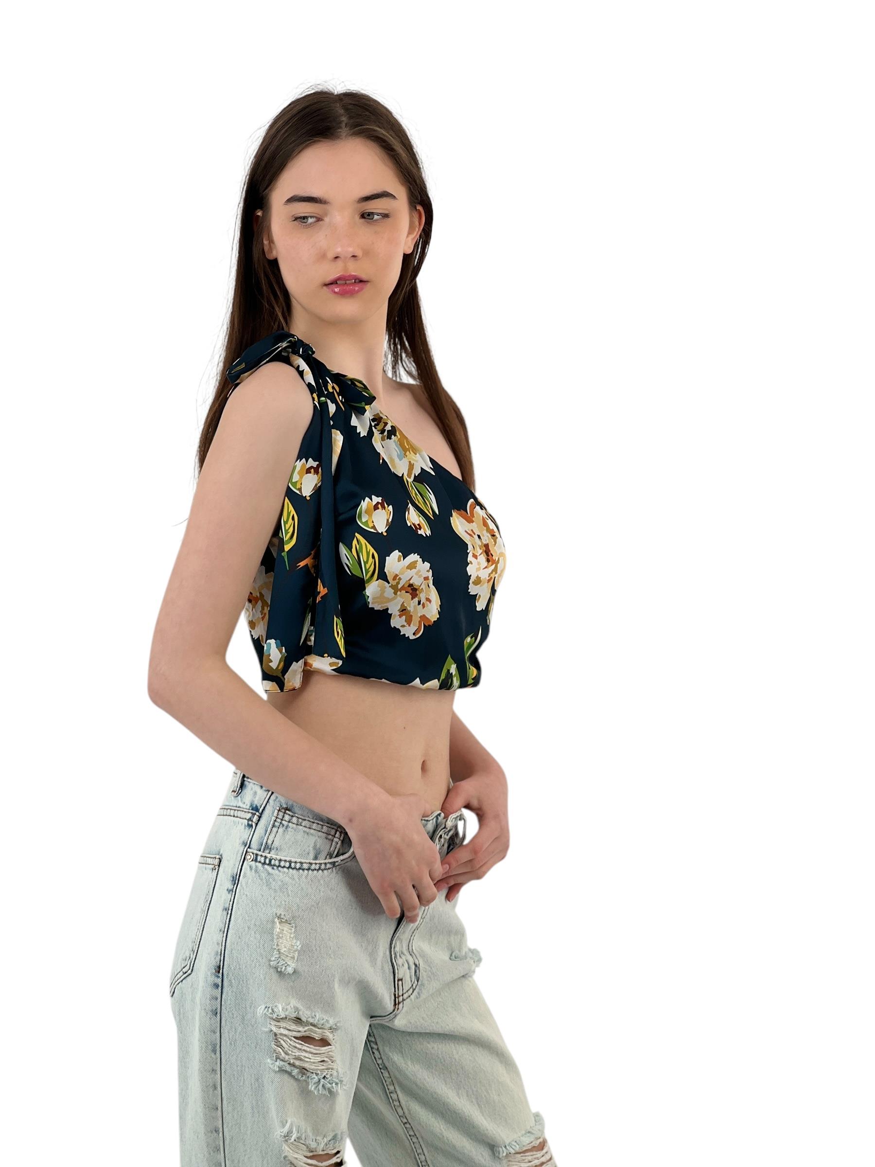 Kadın Askılı Omuz Dekolteli Yeşil Süper Crop Bluz Kadın Askılı Omuz Dekolteli Yeşil Süper Crop Bluz