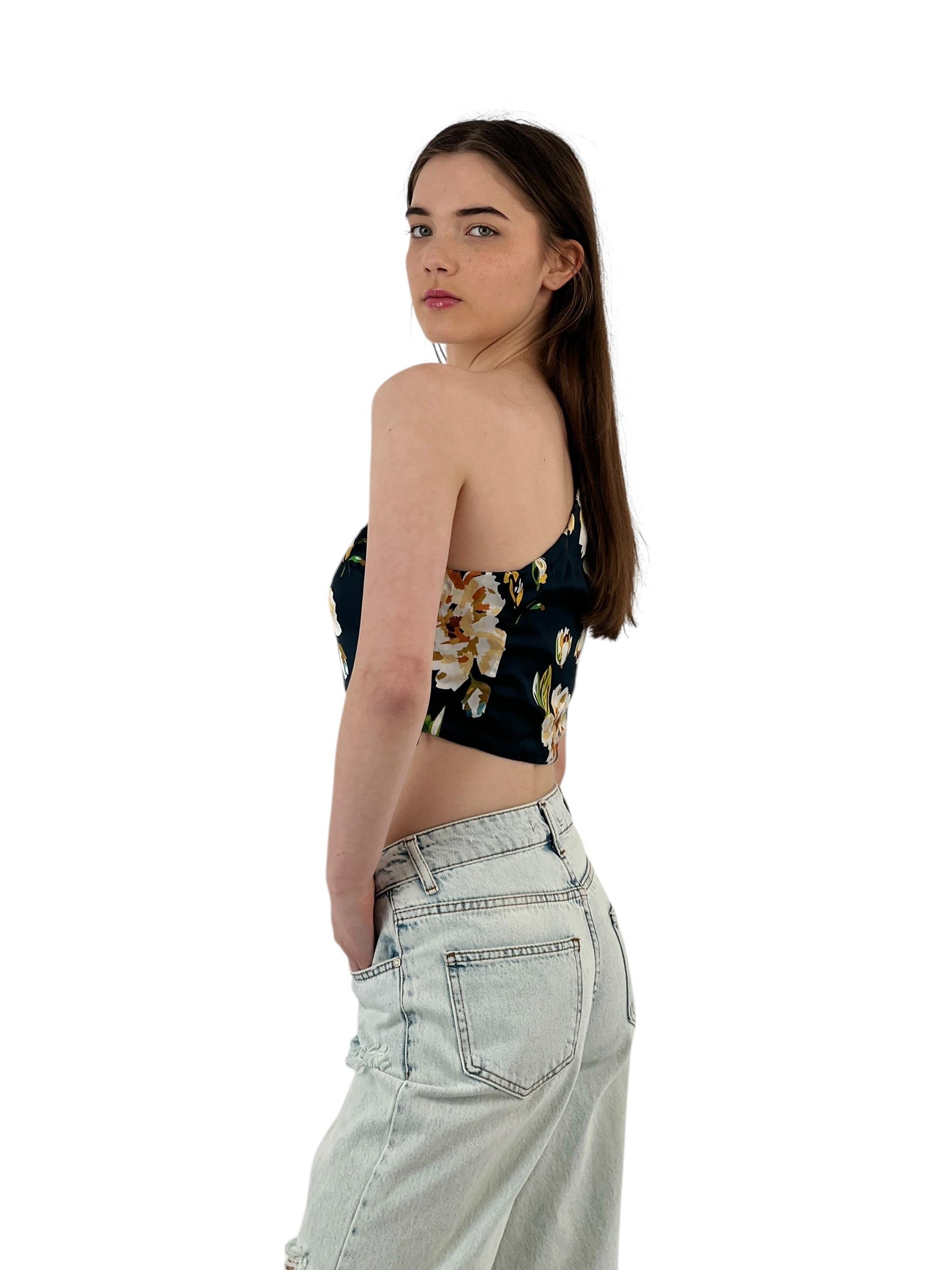 Kadın Askılı Omuz Dekolteli Yeşil Süper Crop Bluz Kadın Askılı Omuz Dekolteli Yeşil Süper Crop Bluz