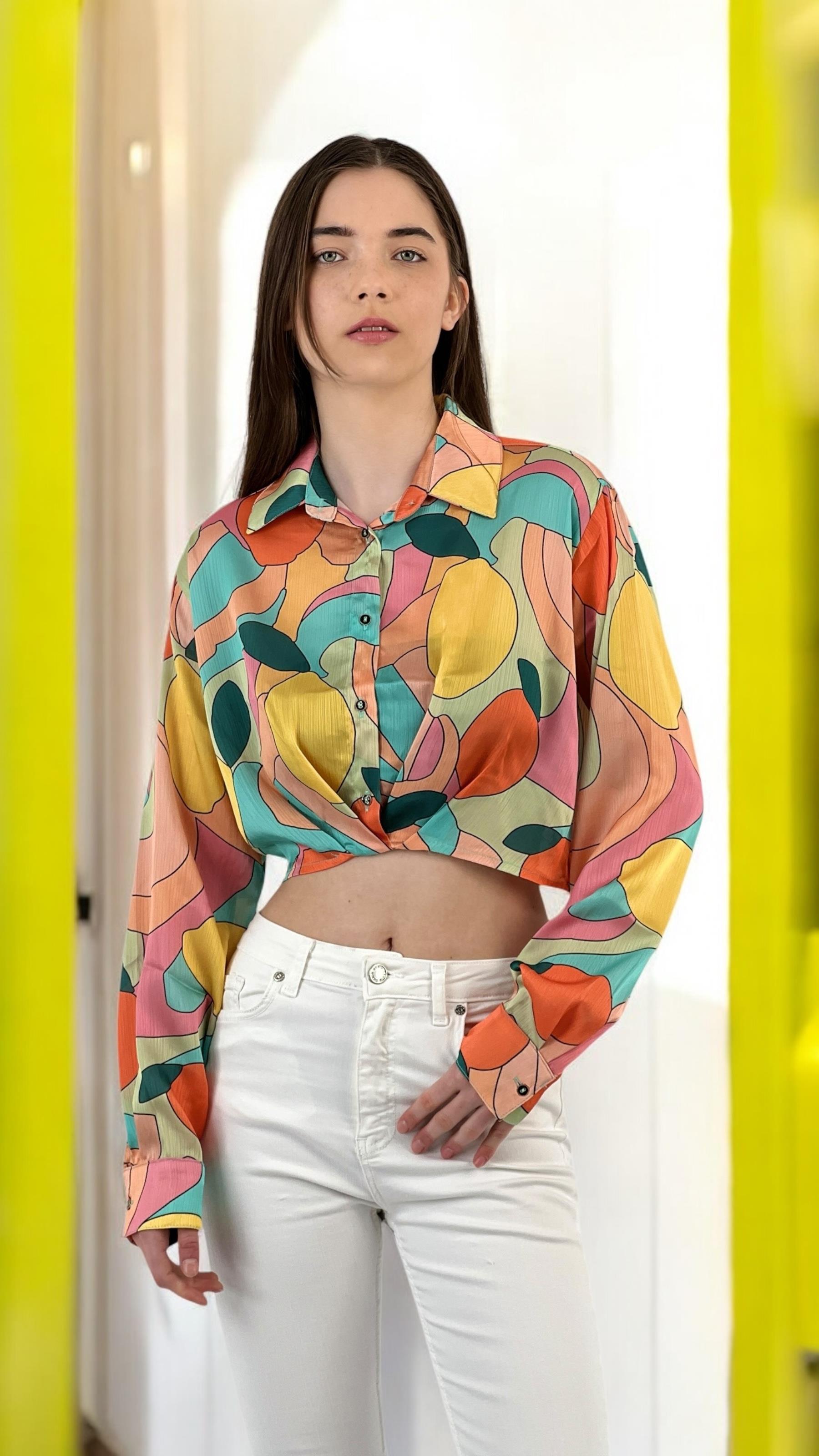 Kadın Yazlık Desenli Kısa Crop Dar Turuncu Gömlek Kadın Yazlık Desenli Kısa Crop Dar Turuncu Gömlek