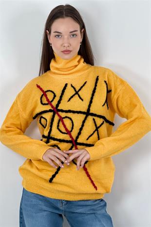 Kadın Balıkçı Yaka XOX Nakışlı Oversize Sarı Triko Kazak