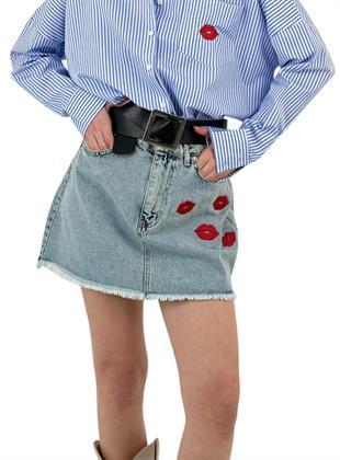 Dudak Nakış Detaylı Denim Mini Etek