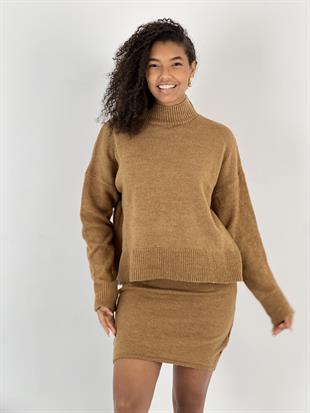 Düşük Omuz Boğazlı Kazak Mini Etek Camel Takım