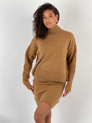 Düşük Omuz Boğazlı Kazak Mini Etek Camel Takım