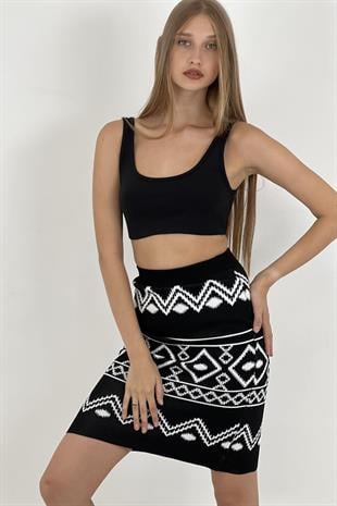 Jakarlı Diz Üstü Kadın Triko Etek Siyah