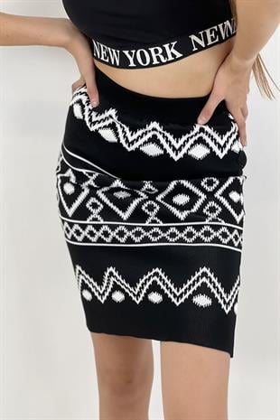 Jakarlı Diz Üstü Kadın Triko Etek Siyah
