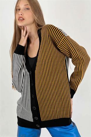 Jakarlı Düğmeli V Yaka Kadın Triko Hırka Siyah