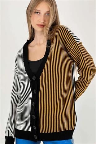 Jakarlı Düğmeli V Yaka Kadın Triko Hırka Siyah