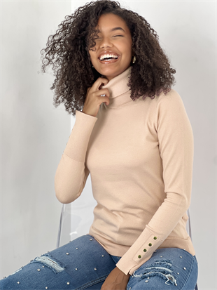 Kadın Bej Balıkçı Yaka Kolu Aksesuar Düğmeli Triko Kazak