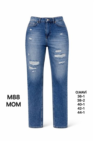 Kadın Buz Mavi Yırtık Detaylı Mom Jean Pantolon