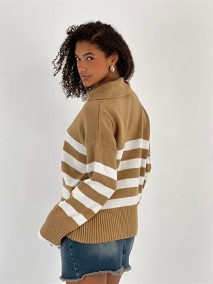 Kadın Çizgili Figürlü Düğmeli Camel Triko Kazak