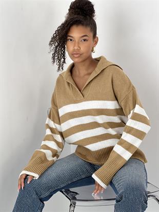 Kadın Geniş Yakalı Düşük Omuzlu Camel Çizgili Kazak