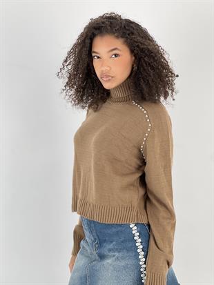 Kadın İnci Detaylı Kahverengi Balıkçı Yaka Triko Kazak