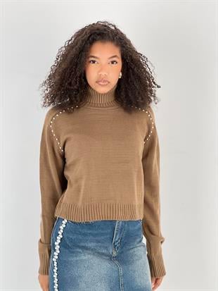 Kadın İnci Detaylı Kahverengi Balıkçı Yaka Triko Kazak