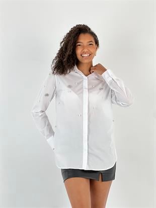 Kadın İnci Taş Detaylı Gizli Düğmeli Beyaz Gömlek