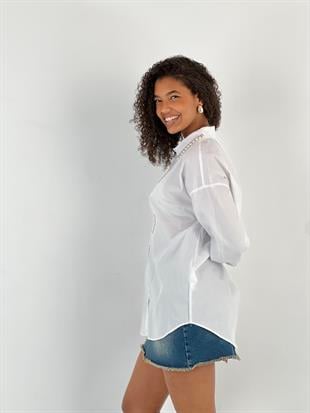 Kadın İnci Yaka Detaylı Beyaz Gömlek