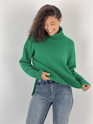 Kadın Kısa Kesim Boğazlı Yeşil Triko Kazak