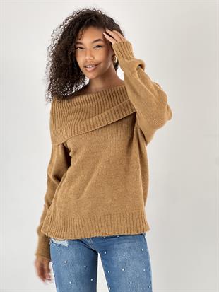 Kadın Madonna Yaka Camel Triko Kazak