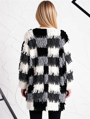 Kadın Önü Açık Tek Düğmeli Renkli Püsküllü Siyah Hırka