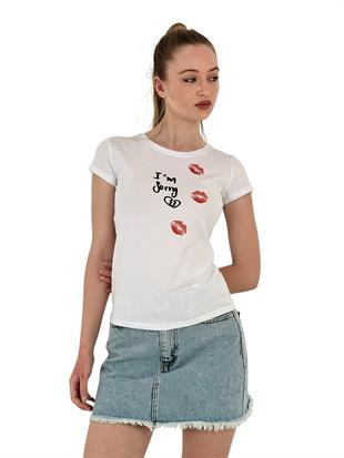 Kadın Öpücüklü Baskılı Kısa Kollu Dar Beyaz Tişört