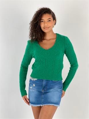Kadın V Yaka Saç Örgü Kısa Yeşil Triko Kazak