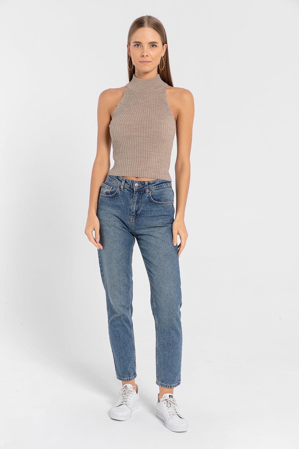Kadın Kolsuz Slim Fit Boğazlı Fitilli Kısa Antrasit Triko Crop · 21