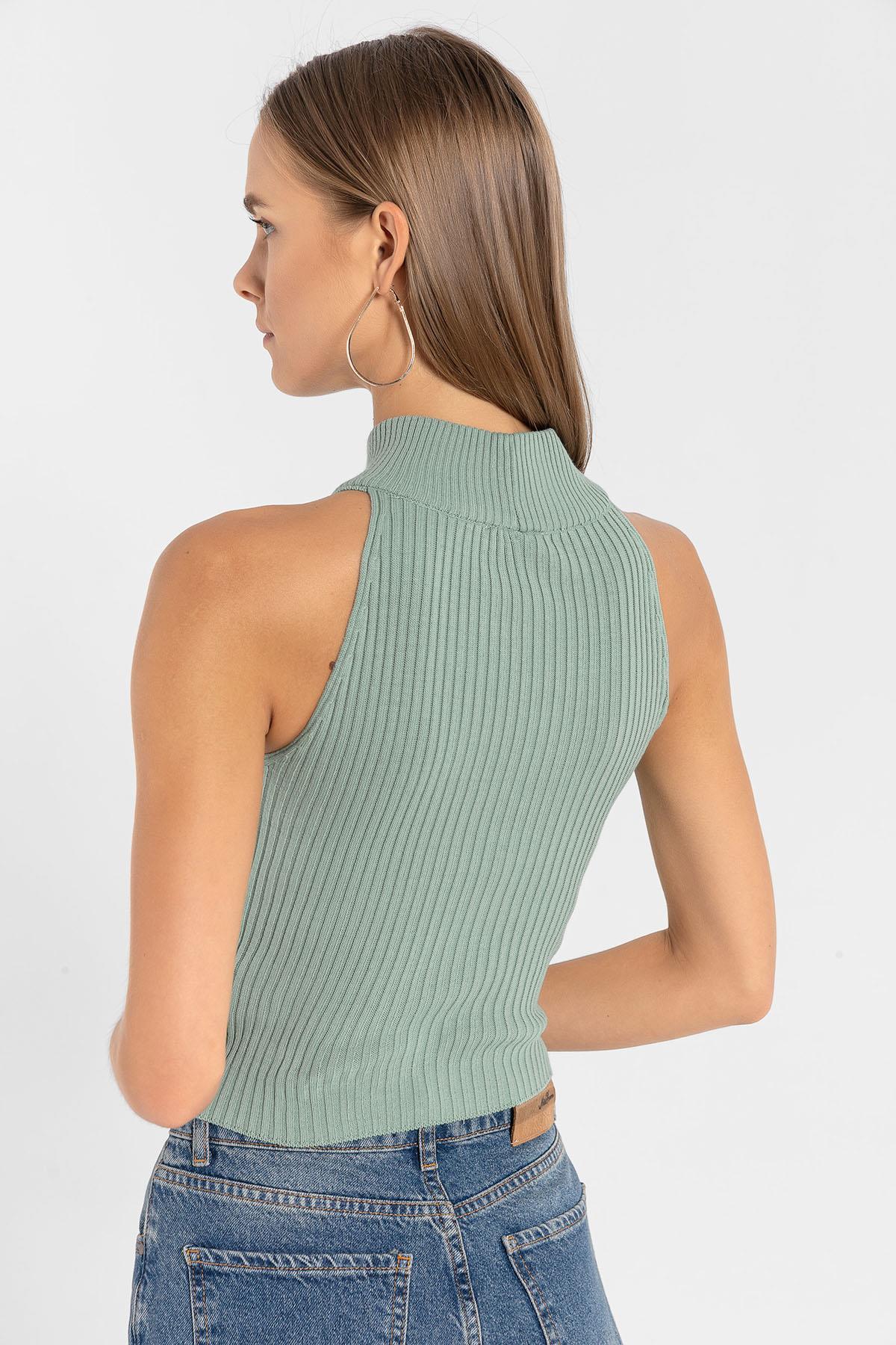 Kadın Kolsuz Slim Fit Boğazlı Fitilli Kısa Antrasit Triko Crop · 68