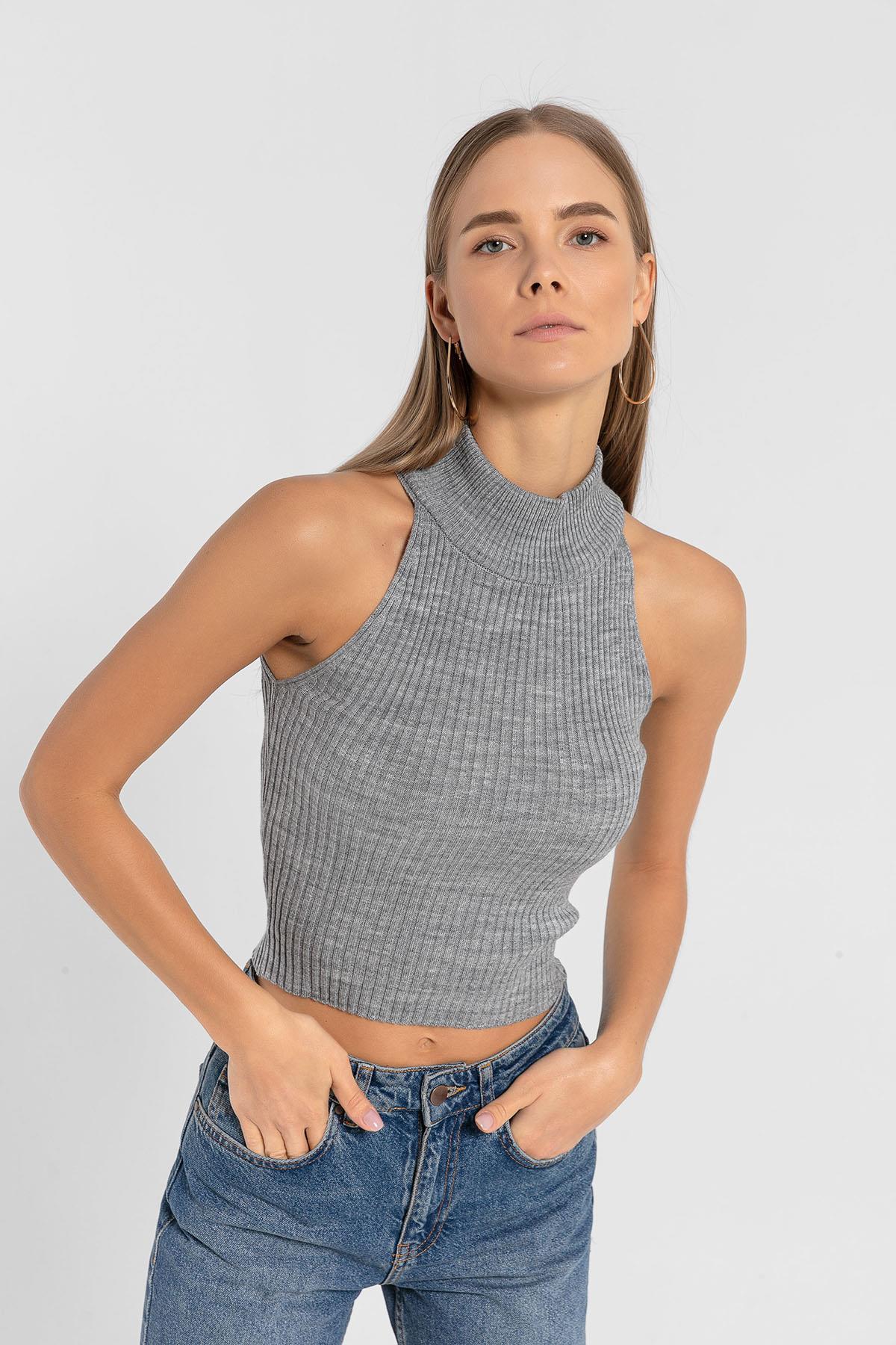 Kadın Kolsuz Slim Fit Boğazlı Fitilli Kısa Antrasit Triko Crop · 54