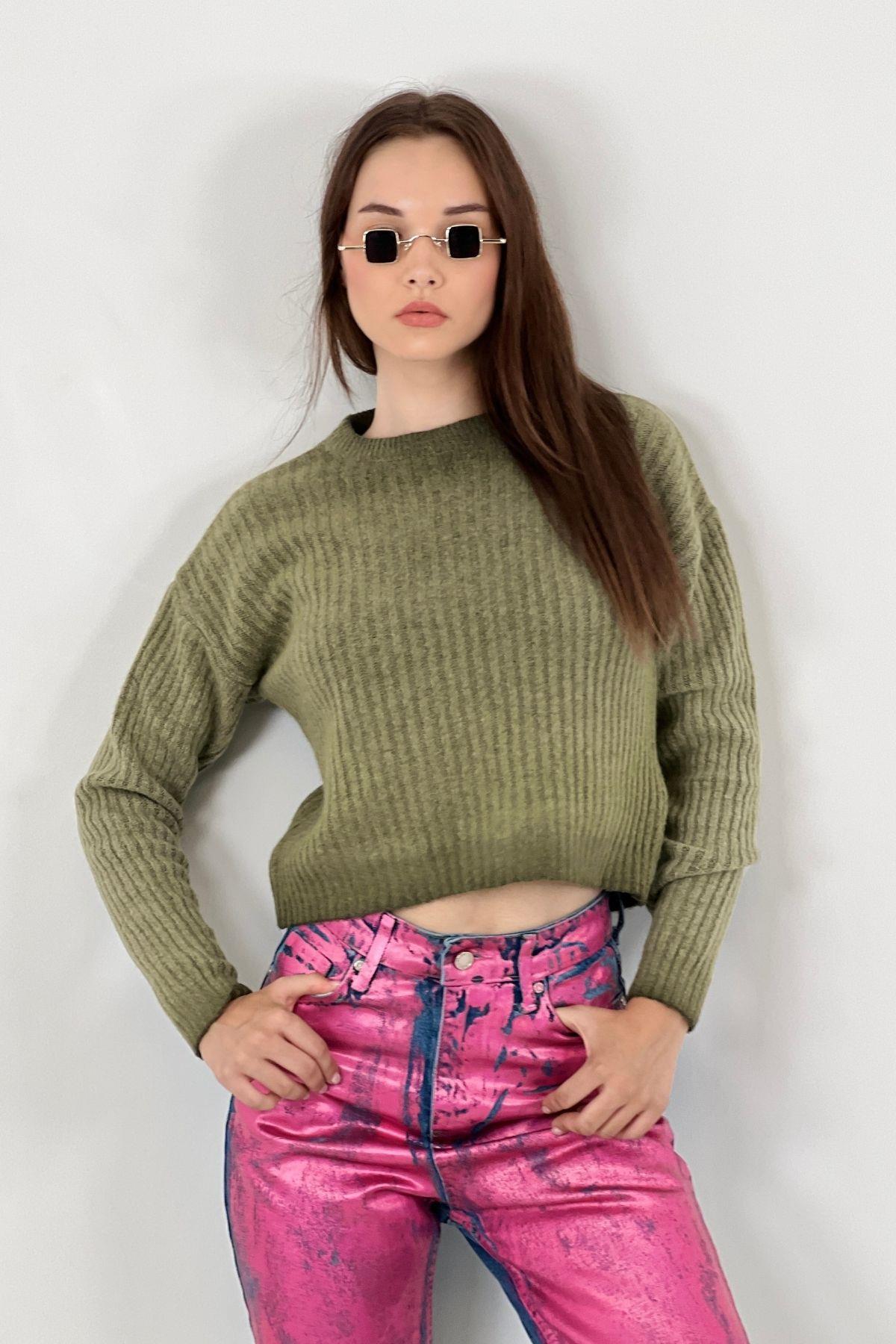 Kadın Kışlık Bisiklet Yaka Basic Oversize Uzun Haki Triko Kazak · 2