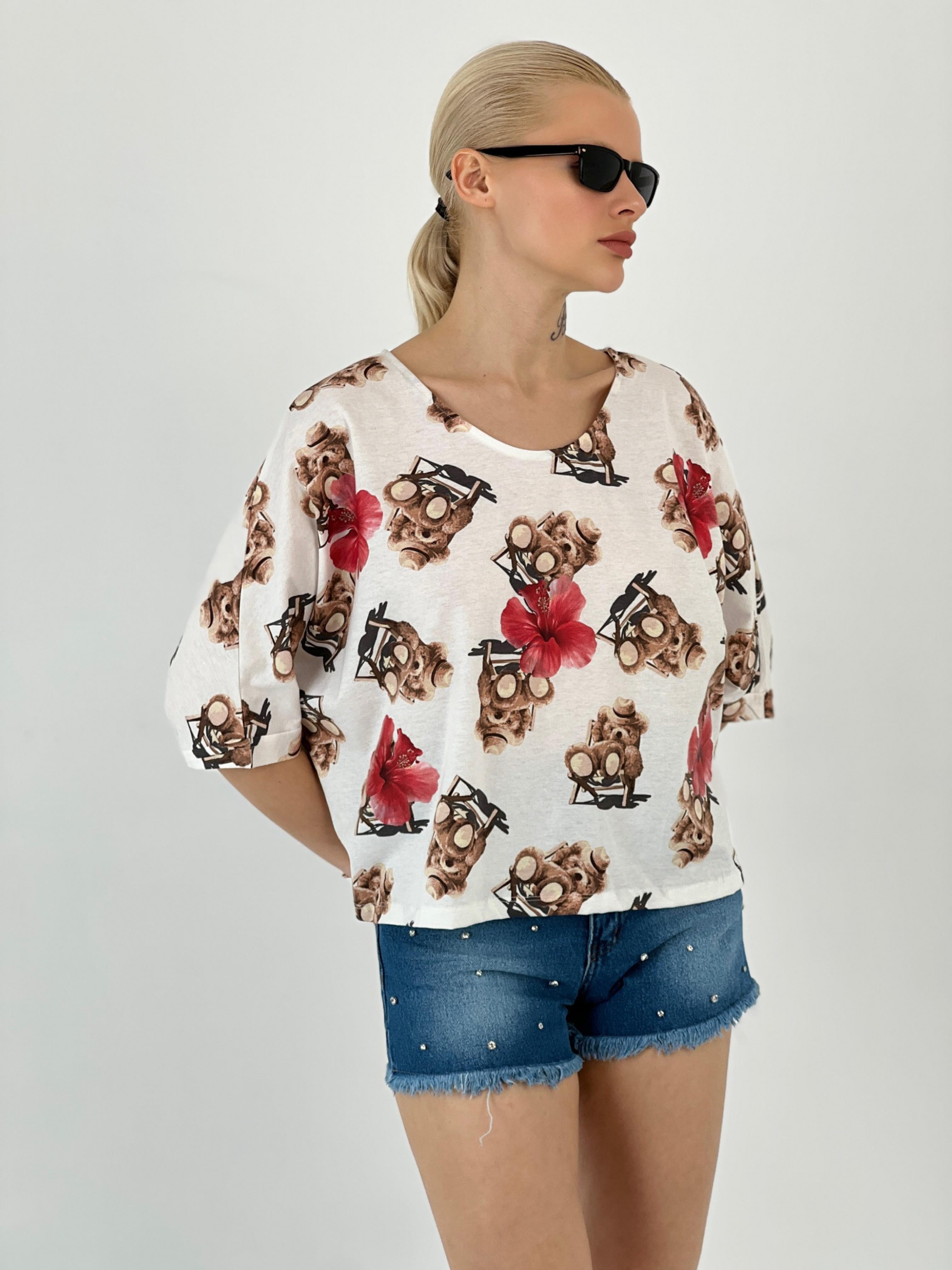Kadın Ekru Oversize Ayıcık ve Çiçek Baskılı Tişört · 3