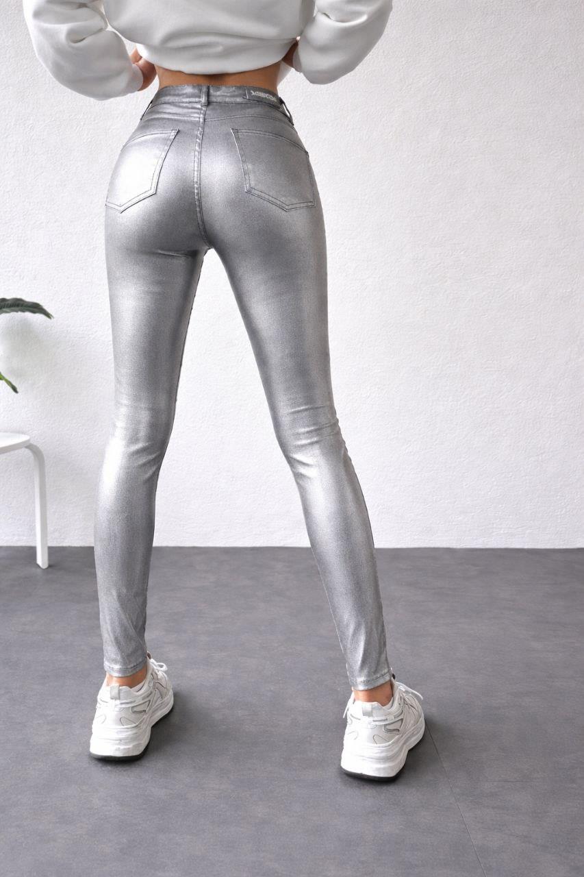 Kadın Metalik Gümüş Denim Esnek Dar Paça Pantolon · 5