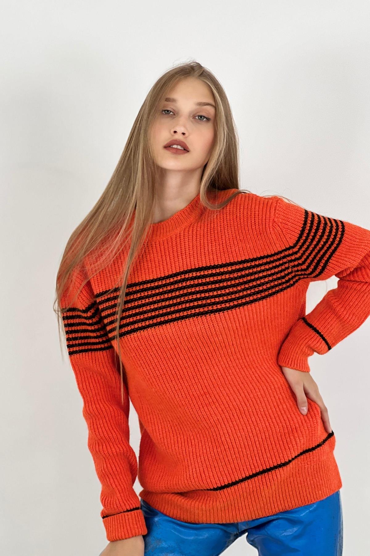 Kadın Oversize Bisiklet Yaka Kışlık Uzun Turuncu Triko Kazak · 6