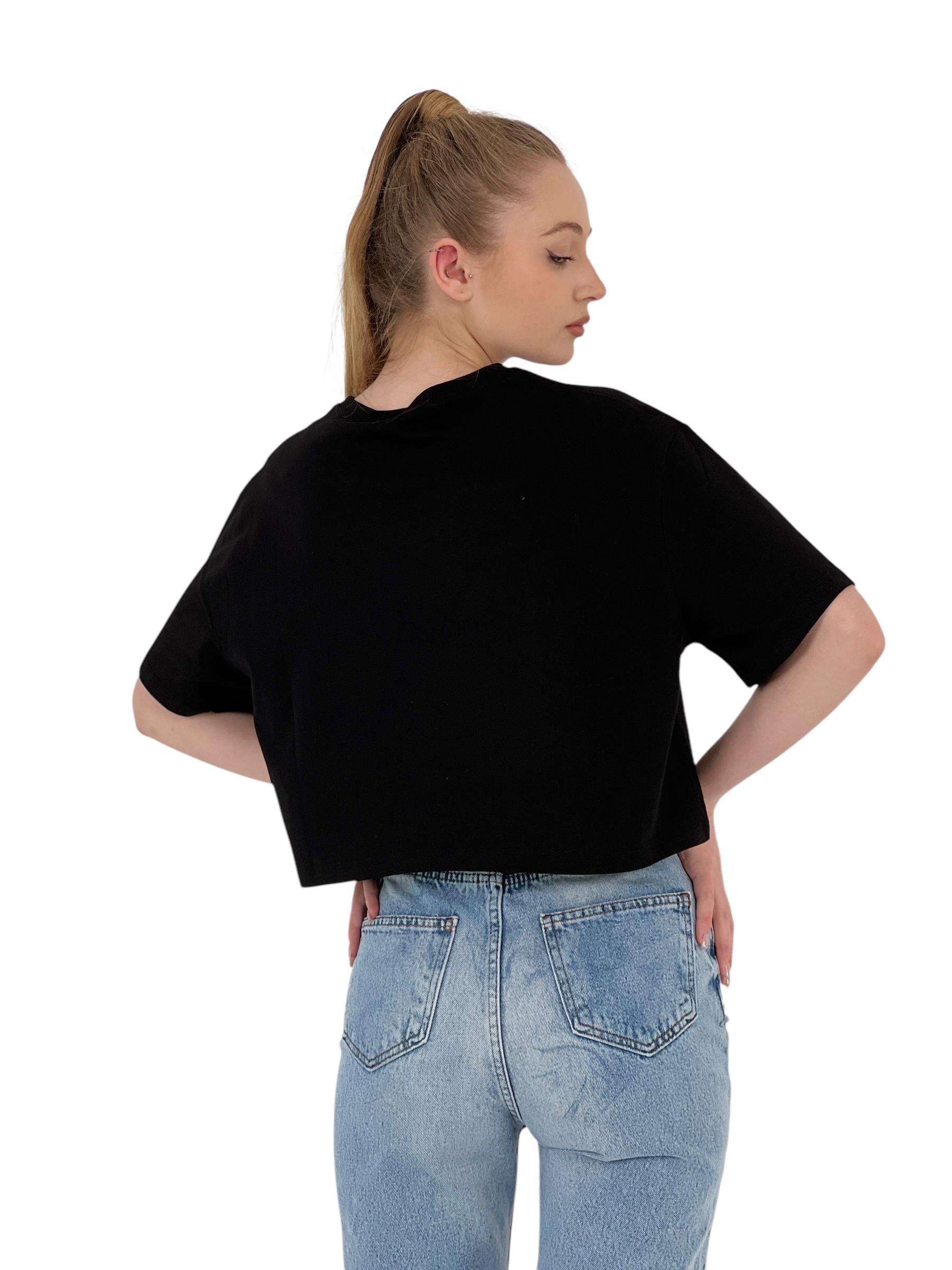 Kadın Oversize Kız Baskılı Kısa Beyaz Crop Tişört · 32