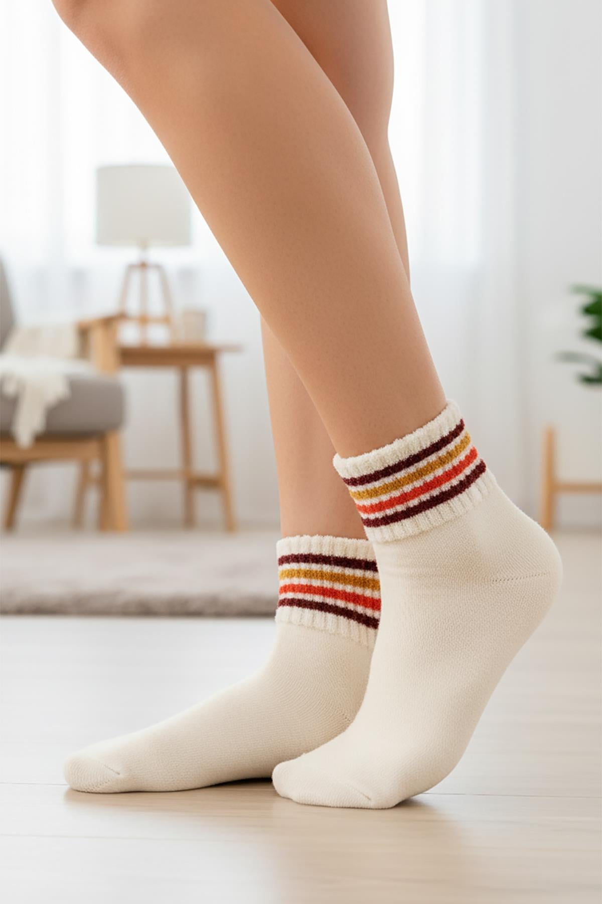 Kadın Karışık Renkler Pamuklu Termal Bot Çorabı 6943
