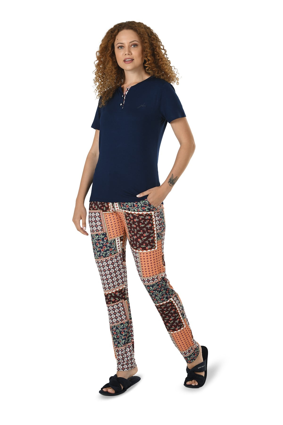 Kadın Lacivert Yarım Kol Patlı Baskılı Viskon Pijama Takımı 10144