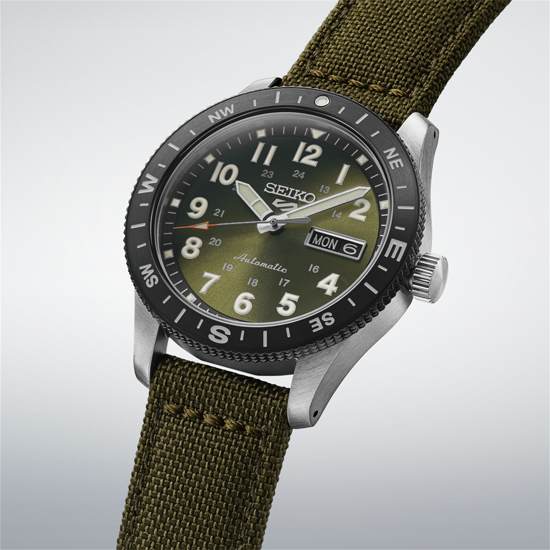 Seiko 5 Sports Field Series HDB008K1 Erkek Kol Saati